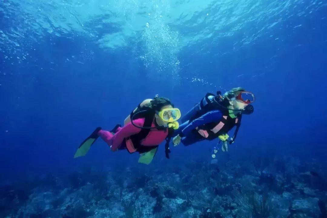 连接正负极